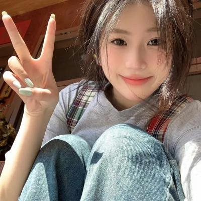蓝天花朵