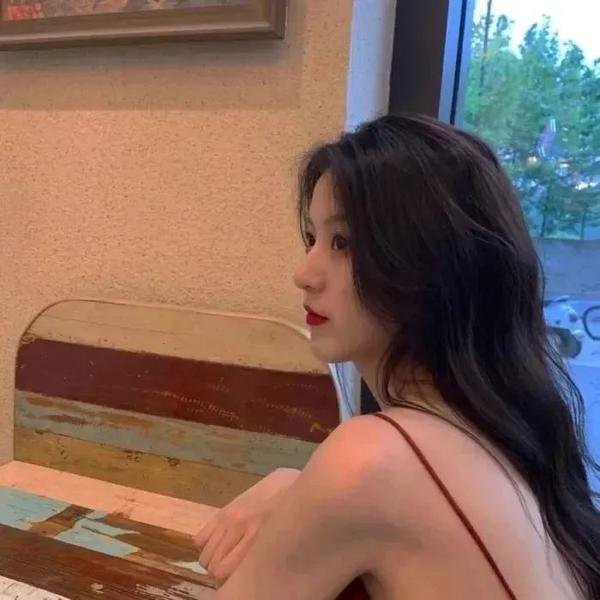 差点在迷宫深处被信任的伙伴杀掉,但靠着天赐技能“无限扭蛋”获得等级9999的伙伴,我要向前队友和世界展开复仇“给他们好看!”